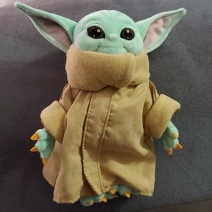 The Child Plush Toy (The Mandalorian)